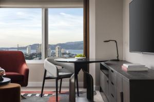 Four Seasons Hotel San Francisco at Embarcadero - Special Offers and Packages