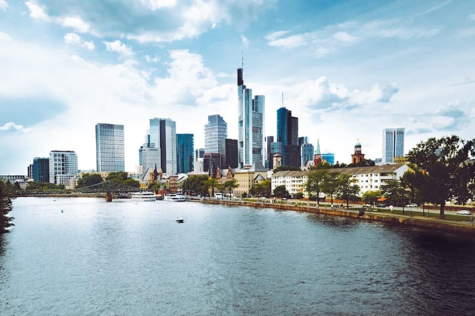 Frankfurt: Walking Tour With Audio Guide on App - Duration and Pace