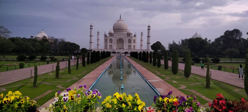 From Delhi All Inclusive Taj Mahal by Superfast Luxury Train - Language Options