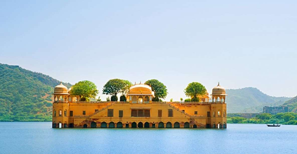 From Delhi : Private Jaipur City Tour by Car With Tuk Tuk - Local Attractions in Jaipur