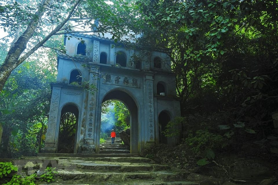 From Hanoi: Bai Dinh Pagoda and Trang An Day Trip - Trang An Eco-Tourism Adventure