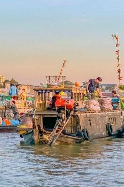 From Ho Chi Minh: Private Cai Rang Floating Market - Exploring the Mekong Delta