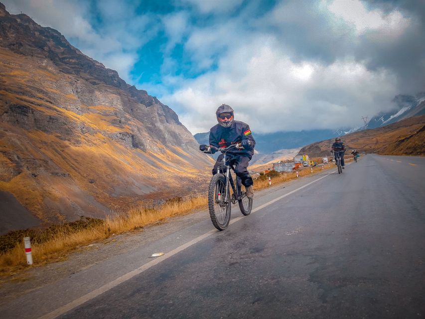 From La Paz: 3-Day Biking Tour Death Road & Uyuni Salt Flats - Day 3: Return Journey