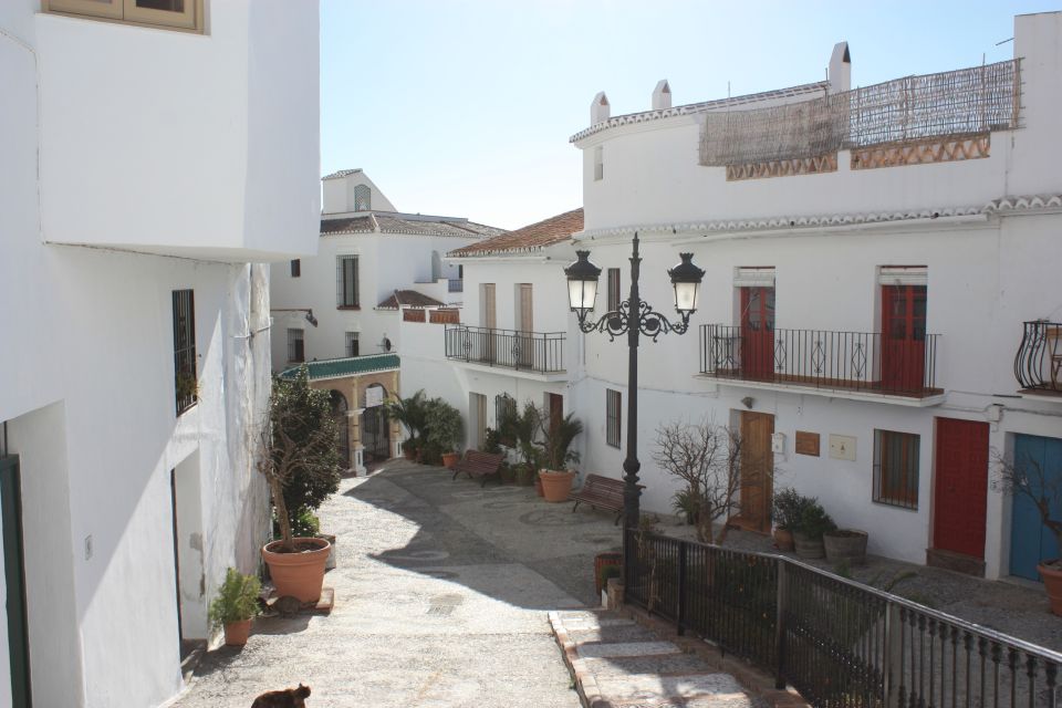 From Malaga: Nerja, Caves and Frigiliana Private Guided Tour - Nerja Coastal Town