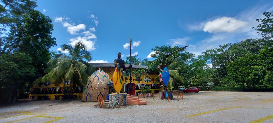 From Medellín: Hacienda Nápoles Theme Park Day Trip - Customer Feedback and Ratings