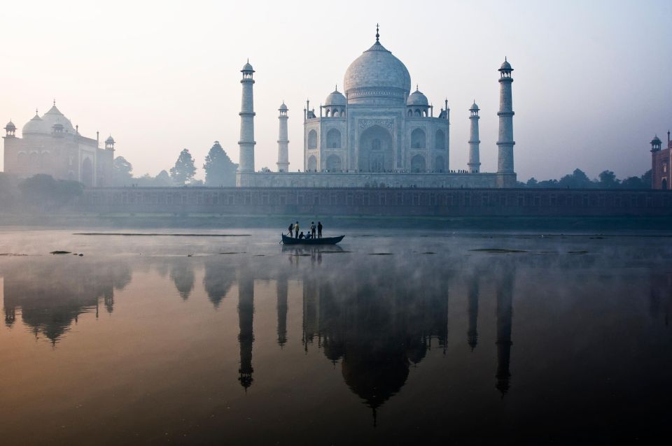 From Mumbai: Agra Taj Mahal Sunrise With Lord Shiva Temple - Language Options