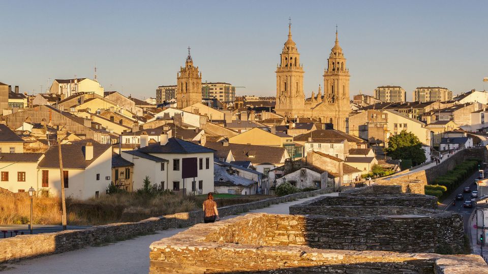 From Santiago De Compostela: Lugo and Cathedrals Beach - Guided Exploration