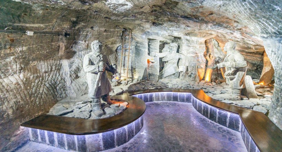 From Warsaw: Guided Tour to Wieliczka Salt Mine and Krakow - Leisure Time in Krakow