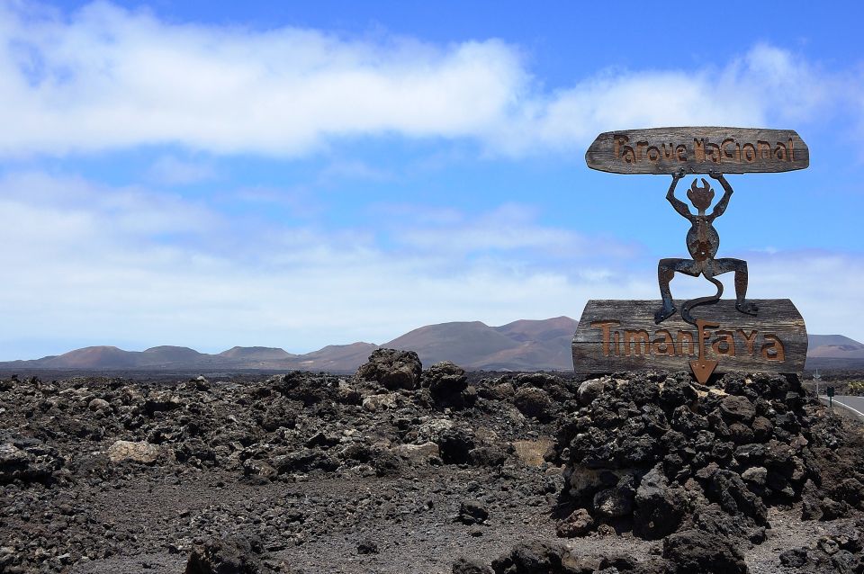 Fuerteventura to Lanzarote Ferry Crossing With Bus Service - Scenic Ferry Ride