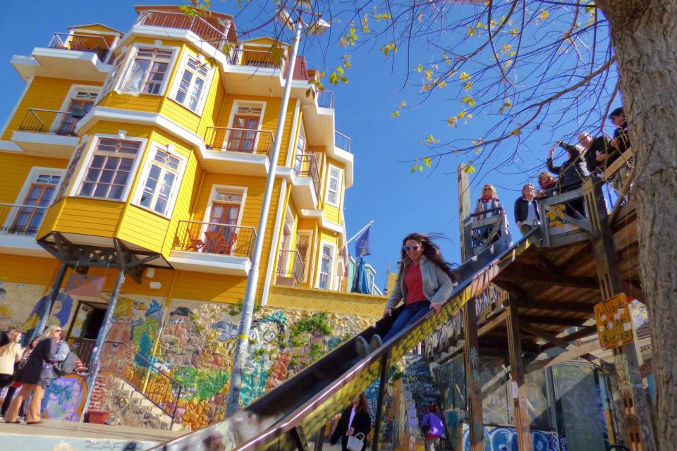 Full Colors: Valparaíso and Viña Del Mar - Inclusions and Exclusions