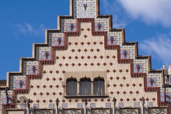 Gaudi Masterpiece: Casa Batlló With Expert Guide and STL Tickets - Architectural Rivalry and Styles