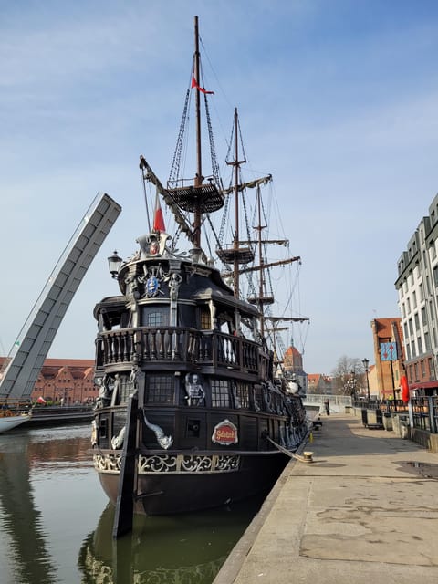 Gdansk: Guided Round-Trip Cruise to Westerplatte - Departure Location