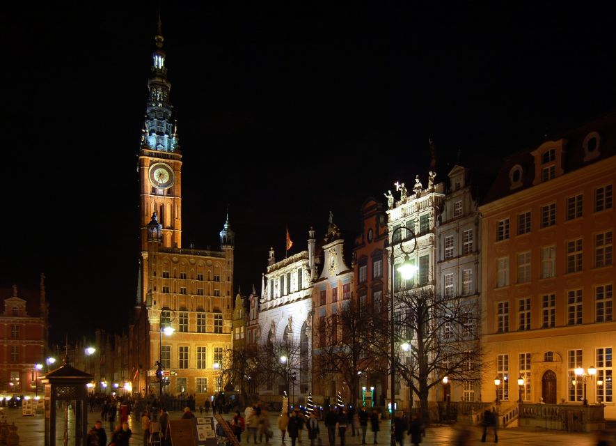 Gdansk: Luxury Old Town Walking Tour For Scandinavians - Expert Guide Features