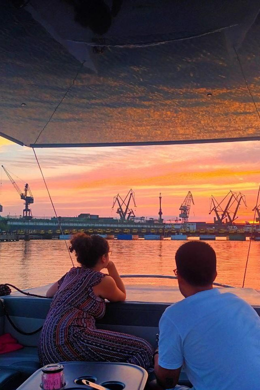 Gdańsk: Motława River Eco Cruise at Sunset With Prosecco - Customer Ratings and Feedback