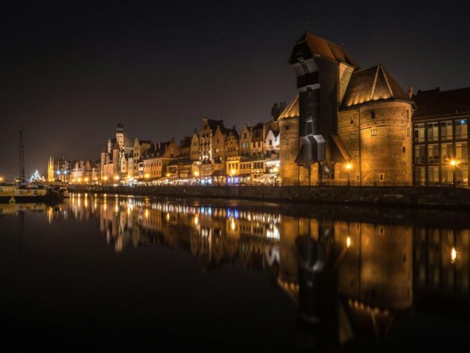 Gdansk: Private Old Town Tour - Booking and Cancellation Policy