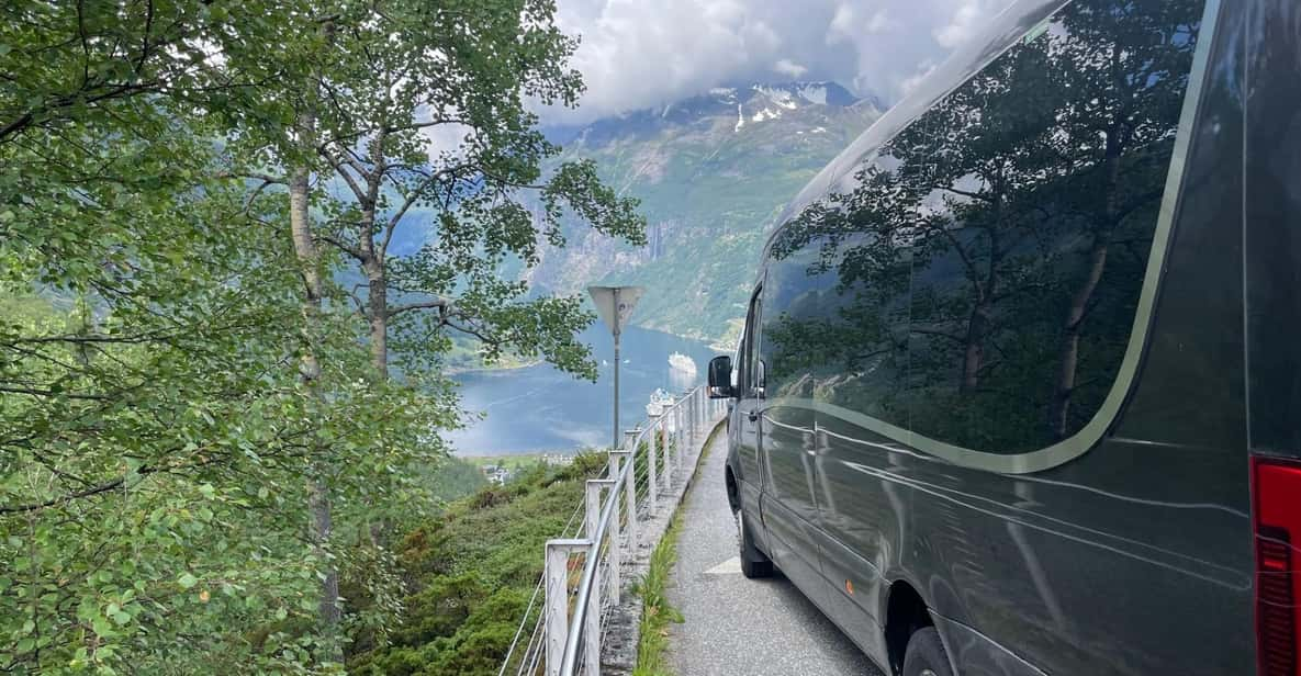 Geiranger Dalsnibba: Mini Bus Tour - Booking Your Adventure