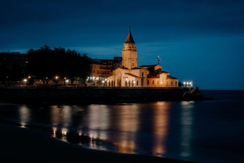 Gijón: Walking Tour of the Historic Center - Picturesque Promenade and Historic Streets