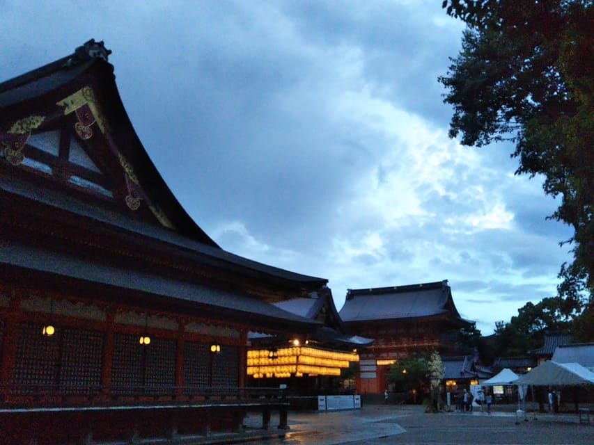 Gion Guided Walking Tour: Discover the World of Geisha - Encountering Maiko and Geiko