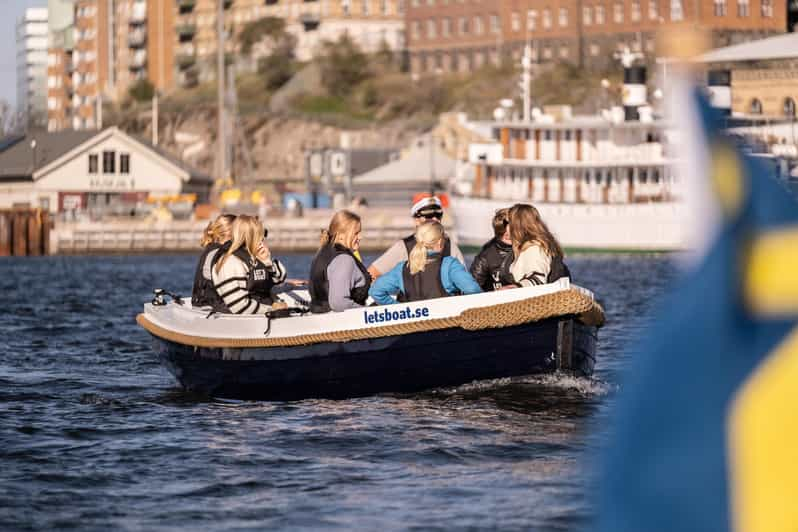 Gothenburg City Center: Electric Selfdrive Boat Tour - Booking Process