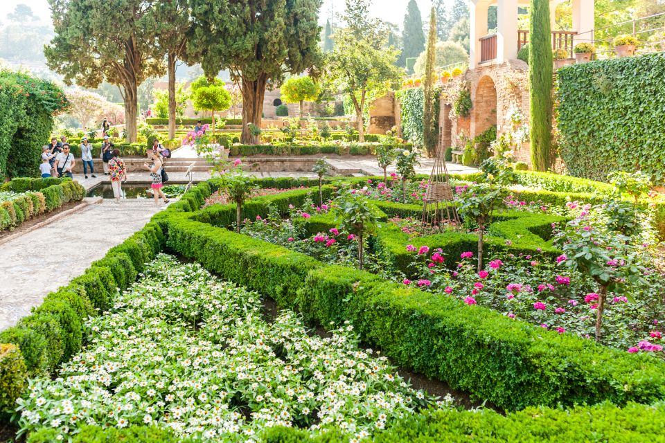 Granada: Alhambra and Generalife Garden Ticket & Guided Tour - Tour Languages