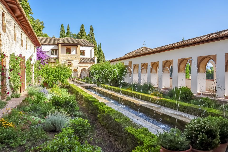 Granada: Alhambra Guided Tour and Arabian Bath and Massage - Participant Requirements