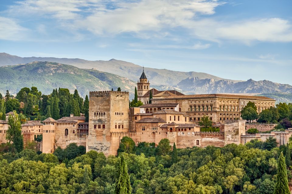 Granada: E-Bike Tapas Tour and Best Views of the Alhambra - Sacromonte Visit