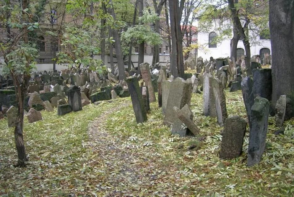 Guided Tour of Jewish Quarter - Meeting Point and Accessibility