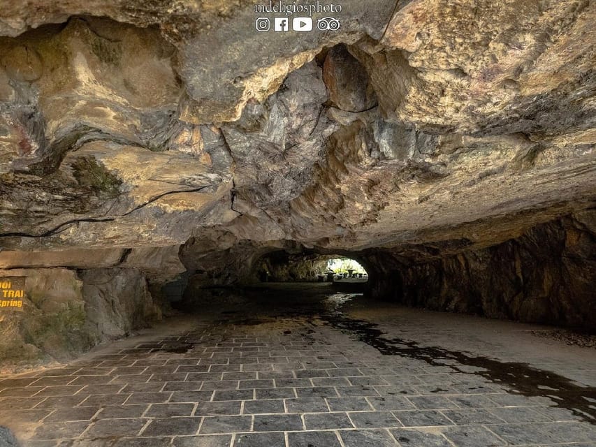 Ha Noi: Ninh Binh / Hoa Lu - Tam Coc - Mua Cave/ Small Group - Climbing Mua Cave