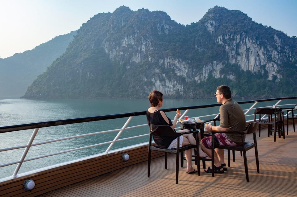 Halong Scarlet Pearl Cruise 2 Days & Balcony Cabin - Dining Experiences