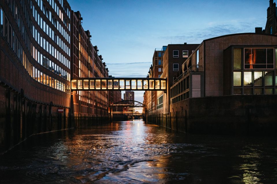 Hamburg: 1-Hour Harbor Evening Lights Cruise - Booking Information