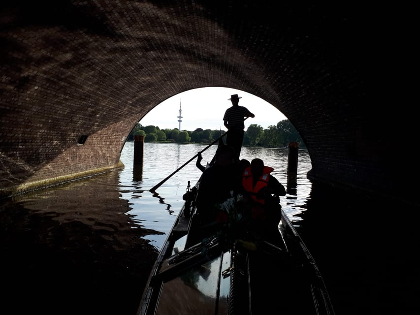 Hamburg Alster Lake Romantic Tour in a Real Venetian Gondola - Customer Reviews