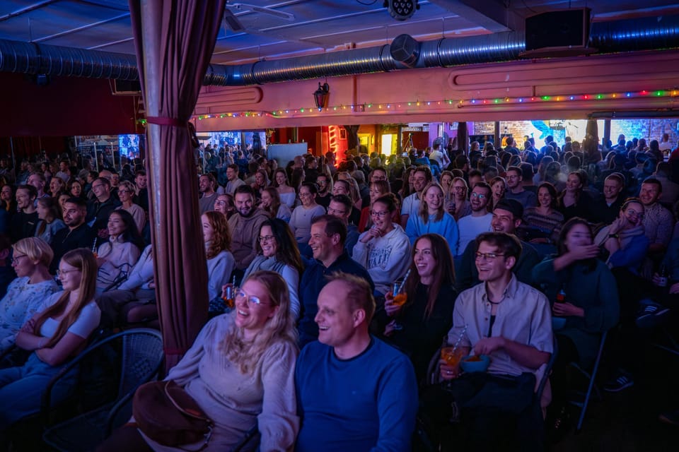 Hamburg: Moin Comedy Club Stand Up Comedy Live Show Ticket - Venue and Atmosphere