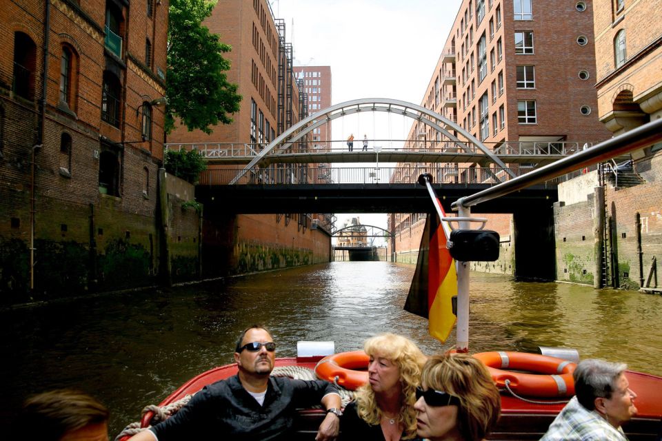 Hamburg: Traditional Harbor Tour With Commentary - What to Expect During the Tour