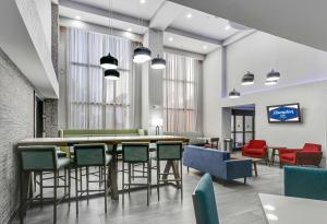 Hampton Inn Houston-Pearland, TX - Frequently Asked Questions