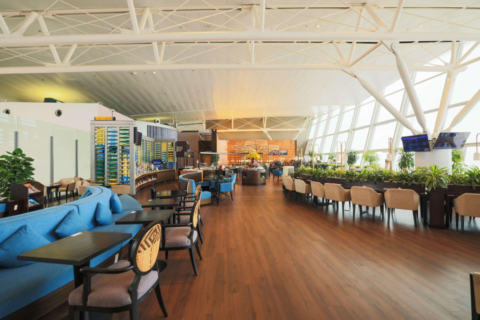 HAN Hanoi Airport: Song Hong Premium Lounge & Bar Terminal 2 - Customer Feedback