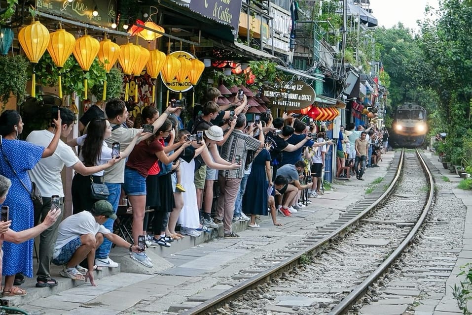 Hanoi: Tasting Street Food With Train Street - What to Expect During the Tour