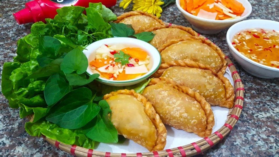 Hanoi: Vietnamese Street Food Tour With Local Guide - Pickup and Meeting Points