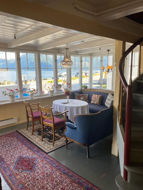 Hardangerfjord Lunch at Cider Farm, Coffee at Historic Hotel - Frequently Asked Questions