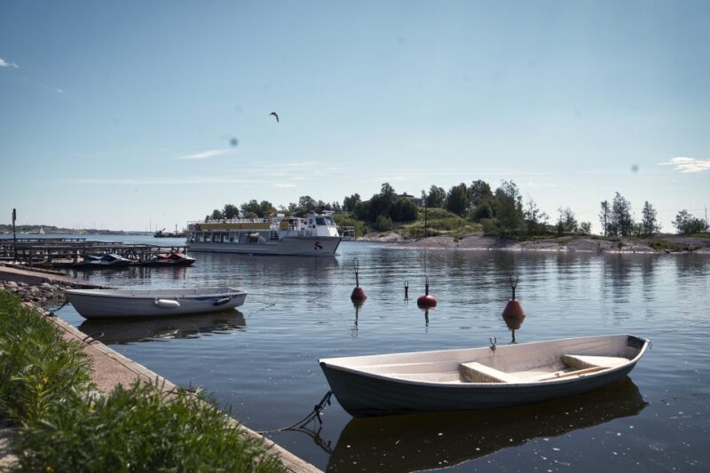 Helsinki: Hop-On Hop-Off Bus Tour & City Highlights Cruise - Food and Drink Options