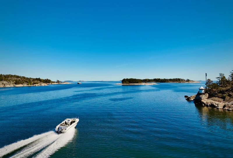 Helsinki: Private Boat Tour - Skipper Qualifications