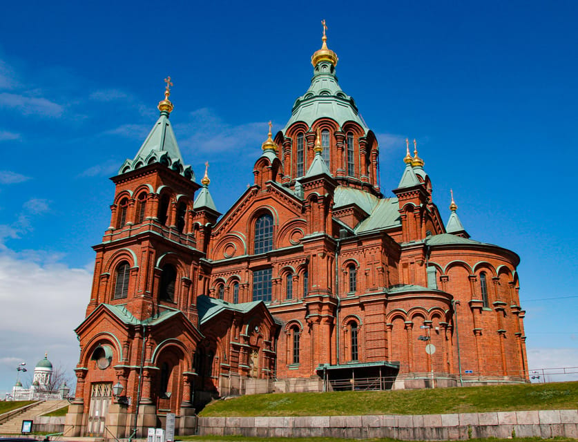 Helsinki Walking Tour With a Sociologist - Guided Tour Experience