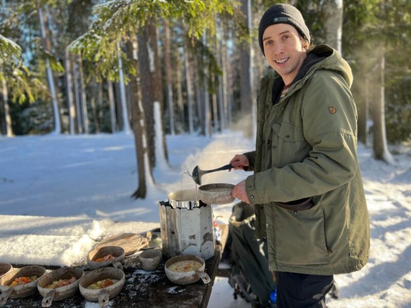 Helsinki: Winter Wonderland Liesjärvi National Park Hike - Essential Items to Bring