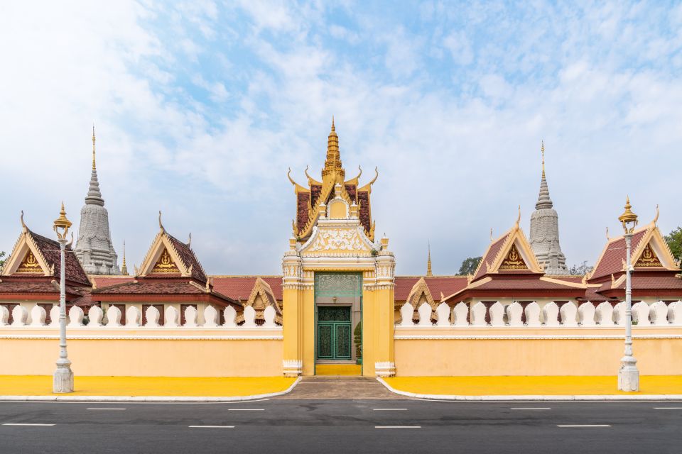 Hidden Phnom Penh City Guided Tour, Royal Palace, Wat Phnom - Key Attractions