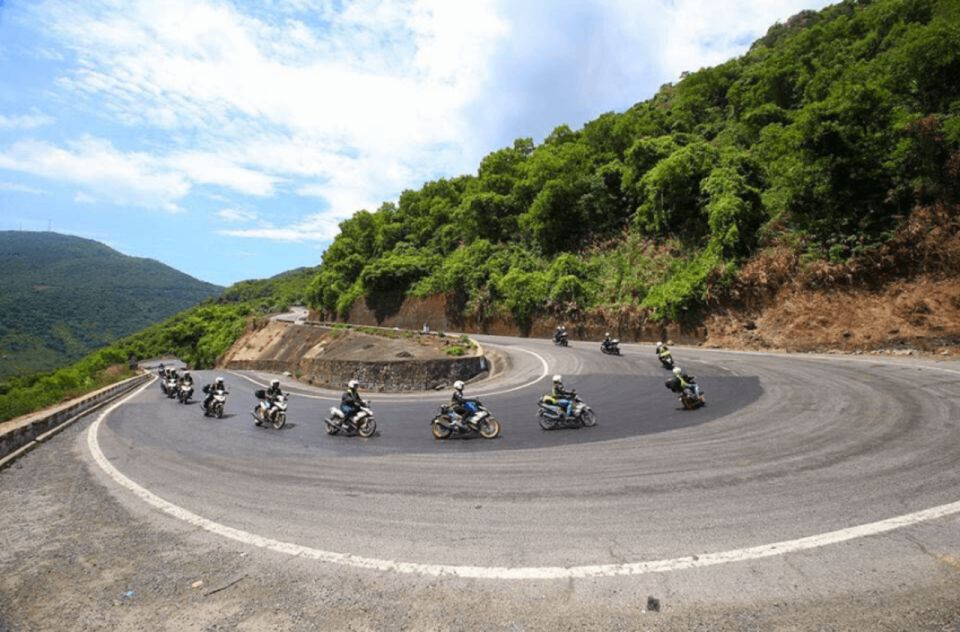 Highlight Rider Tour via Hai Van Pass From Hue or Hoi an - Lunch at Lang Co Bay