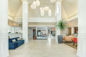 Hilton Garden Inn Lakewood - Dining Options