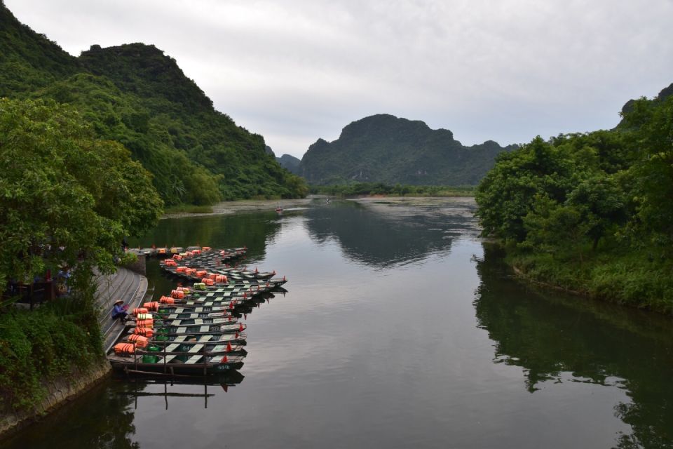 Hoa Lu -Tam Coc Rowing Boat, Buffet Lunch, Limousine Van - Why Choose This Tour