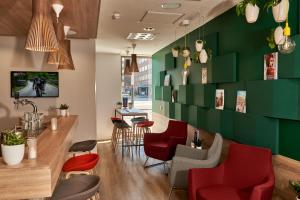 Holiday Inn Express Amsterdam - City Hall, an IHG Hotel - Frequently Asked Questions