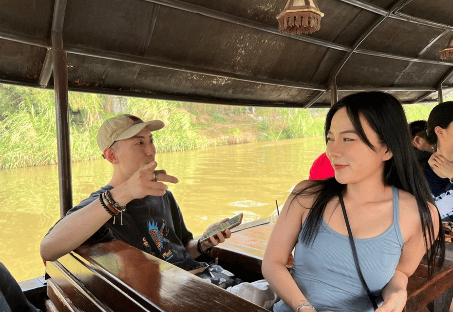 Honeymoon Tour : Mae Ping River Boat Sunset & Dinner - Romantic Sunset Experience