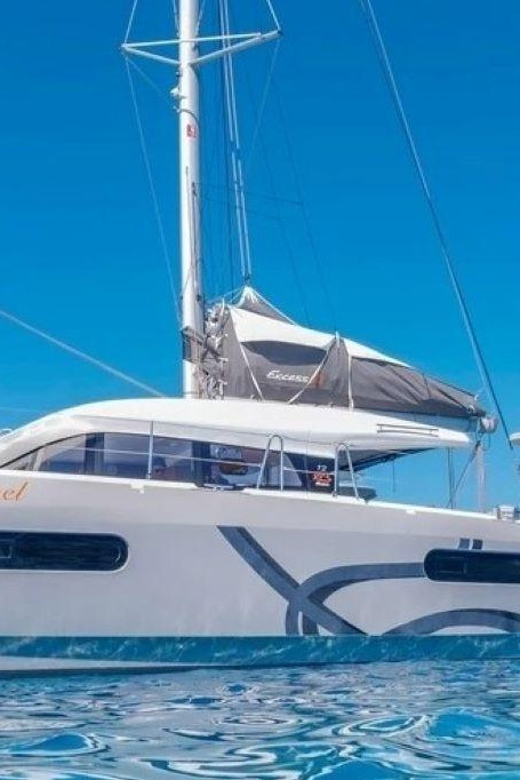 Honolulu: Island Jewel Luxury Catamaran Charter - Crew and Safety Guidelines