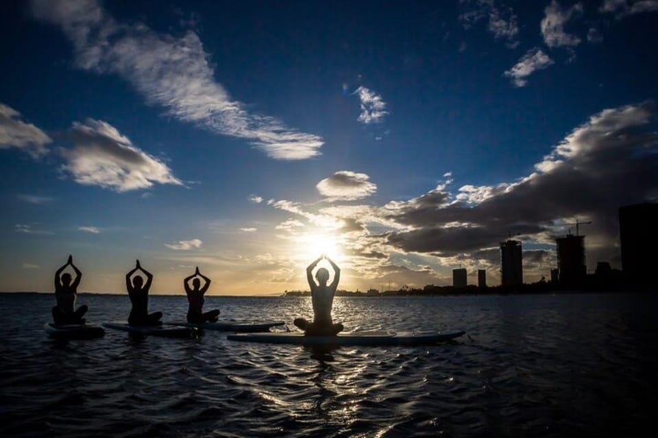 Honolulu: Sunset SUP Yoga Class - What to Bring and Wear